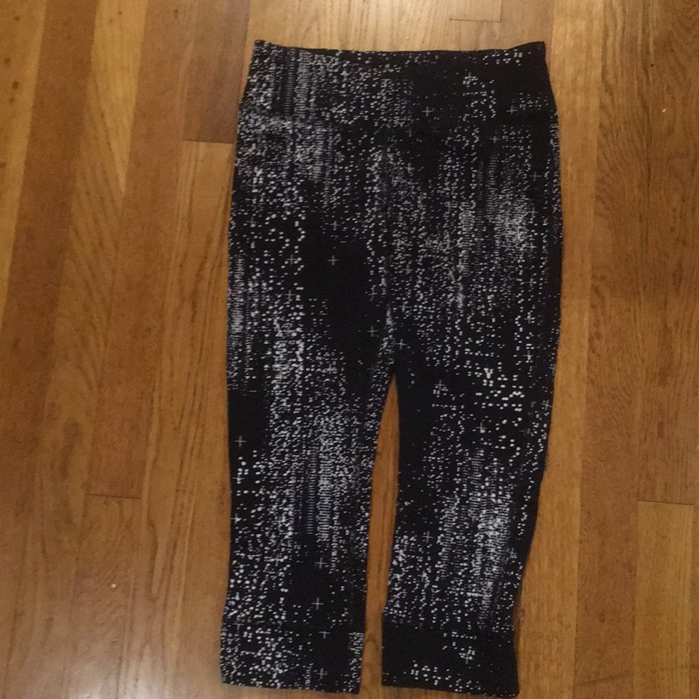 Reebok size small crop capris.